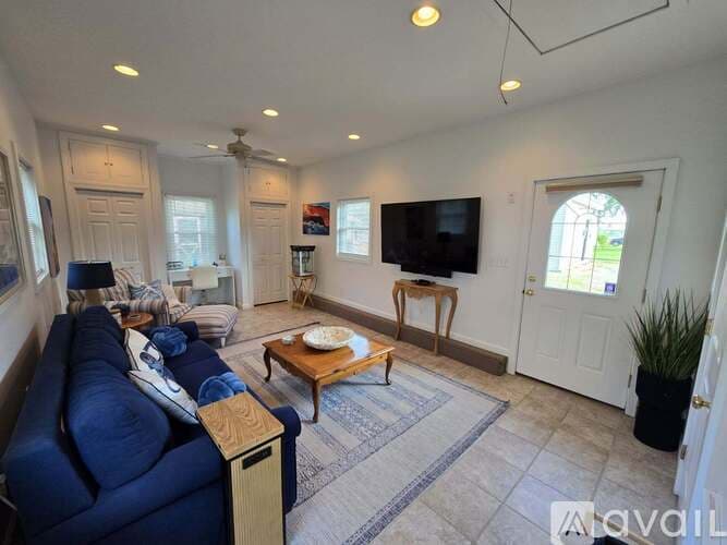 Old Saybrook House: 106 Old Sea Ln