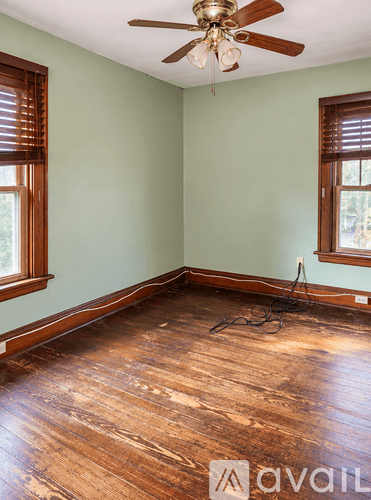 New Castle House: 108 W Lincoln Ave