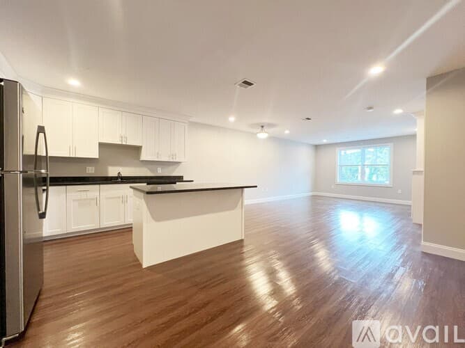 Dedham Apartment: 32 Harris St