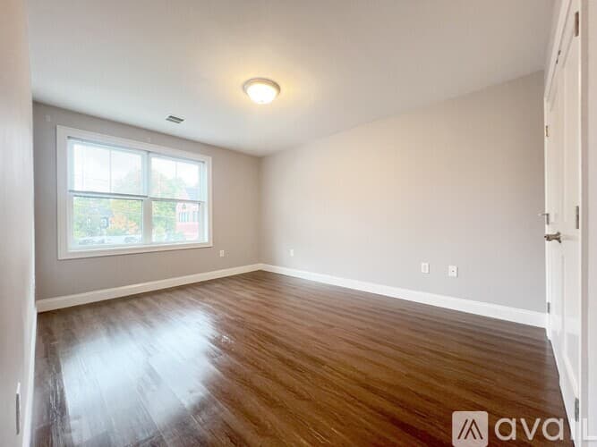 Dedham Apartment: 32 Harris St