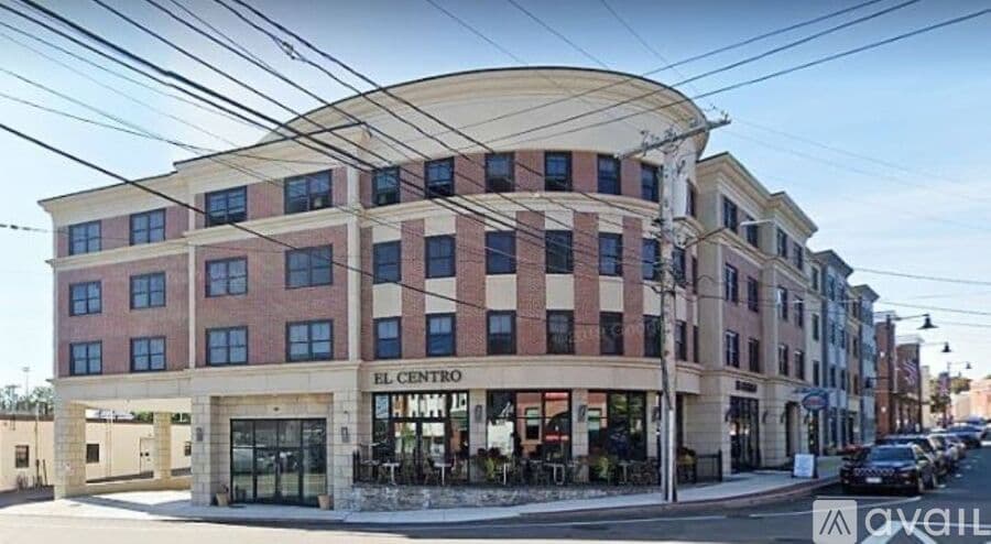 Dedham Apartment: 32 Harris St