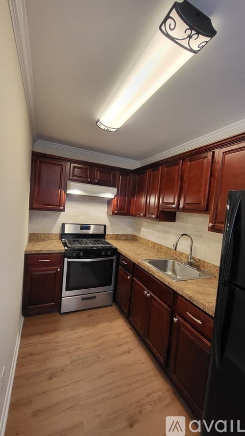 Stratford Condo: 235 Henry Ave