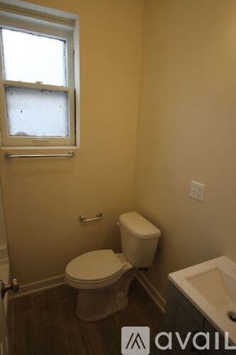 Evanston Apartment: 838 Sherman Ave