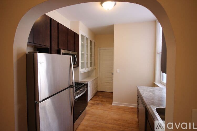 Evanston Apartment: 838 Sherman Ave
