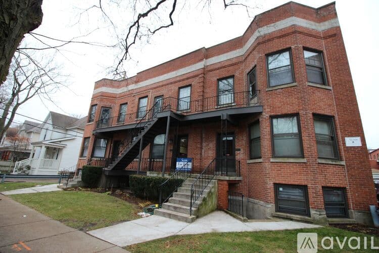 Evanston Apartment: 838 Sherman Ave