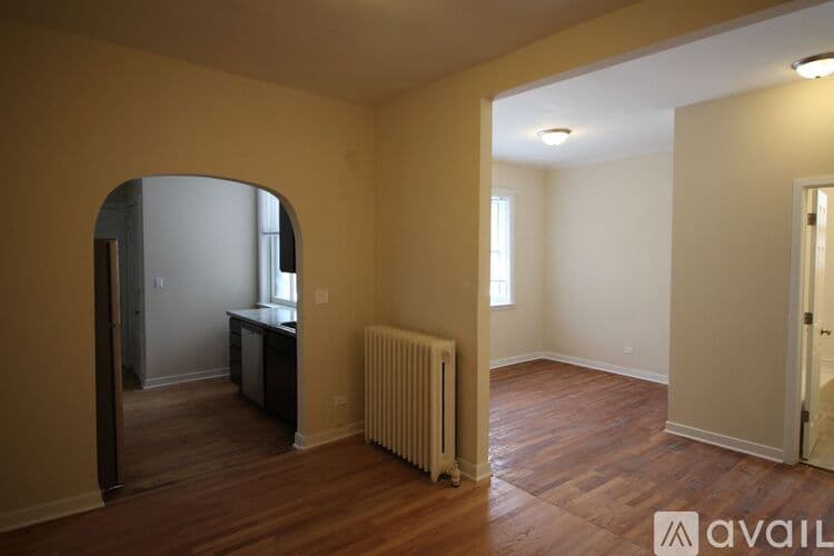Evanston Apartment: 838 Sherman Ave