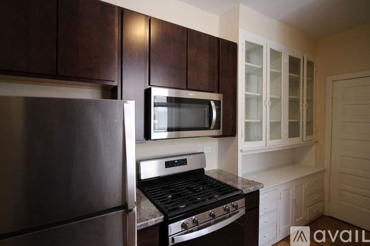 Evanston Apartment: 838 Sherman Ave