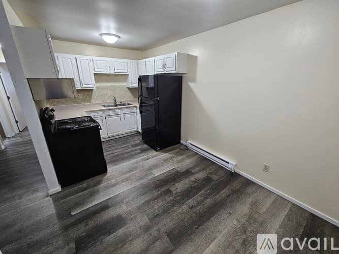 La Crosse Apartment: 1731 La Cres St