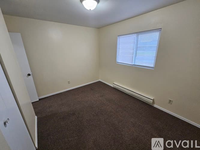 La Crosse Apartment: 1731 La Cres St