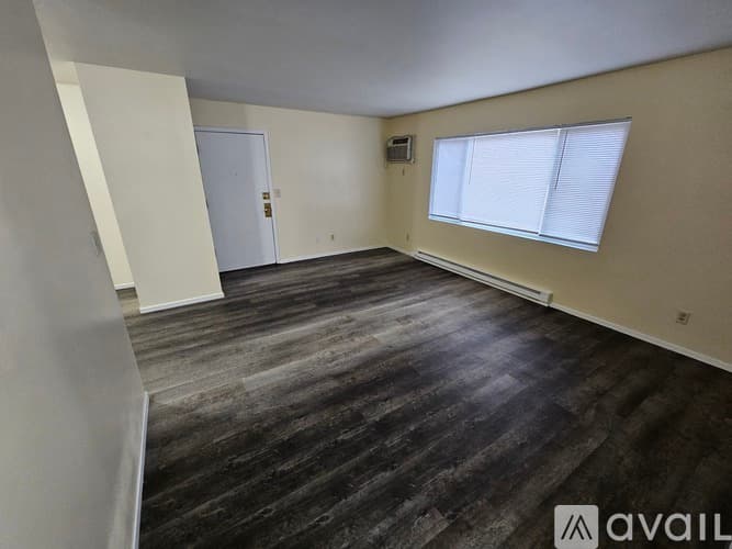 La Crosse Apartment: 1731 La Cres St
