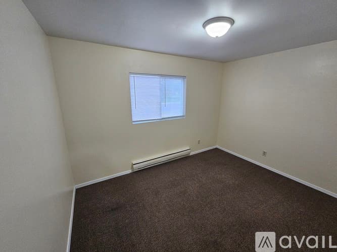 La Crosse Apartment: 1731 La Cres St