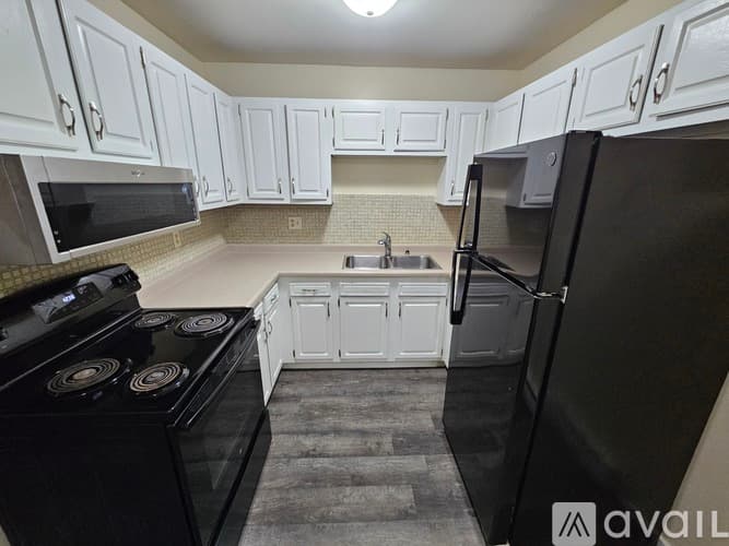 La Crosse Apartment: 1731 La Cres St