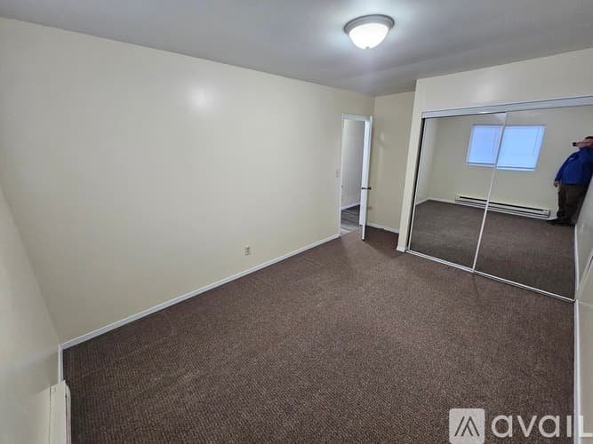 La Crosse Apartment: 1731 La Cres St