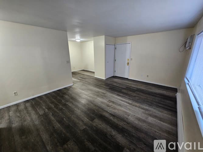 La Crosse Apartment: 1731 La Cres St