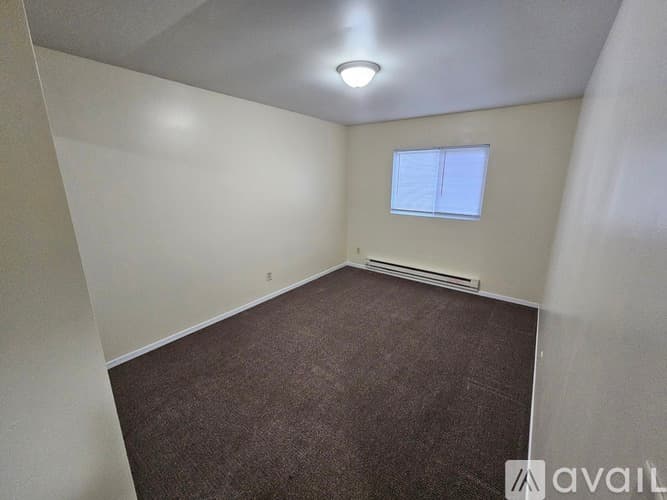 La Crosse Apartment: 1731 La Cres St