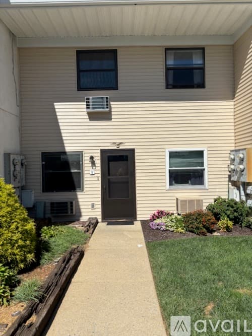 West Lawn Condo: 1334 W Wyomissing Blvd