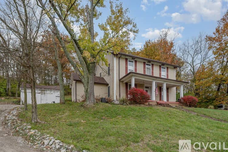 Aurora Apartment: 428 Sunnyside Avenue