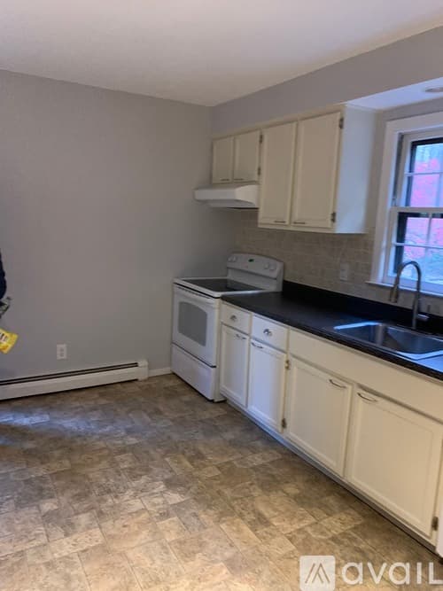 Southbury Apartment: 28 Church Road