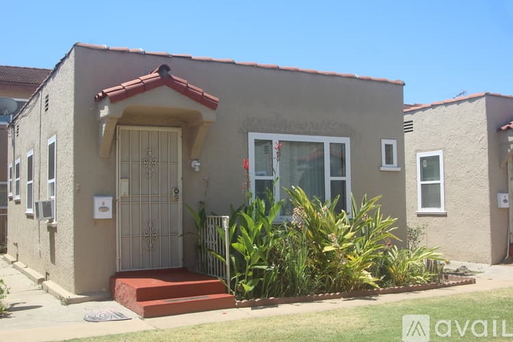 Alhambra House: 911 Marguerita Avenue