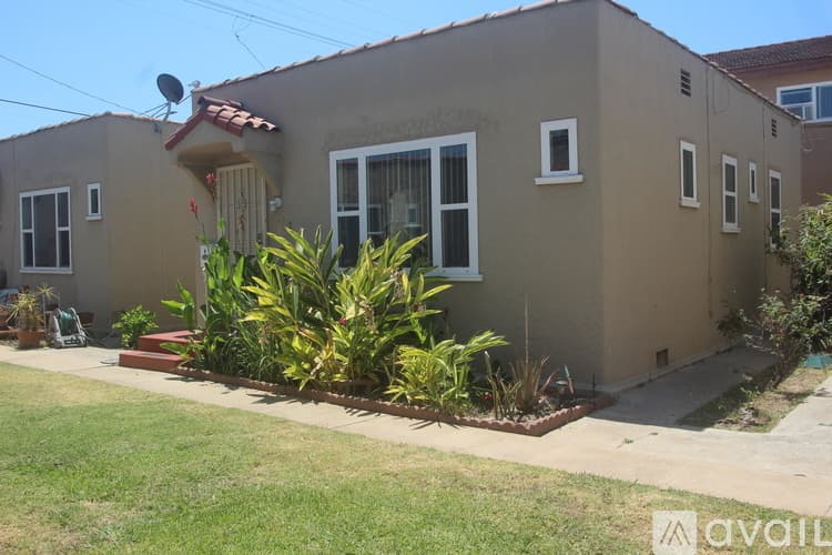 Alhambra House: 911 Marguerita Avenue