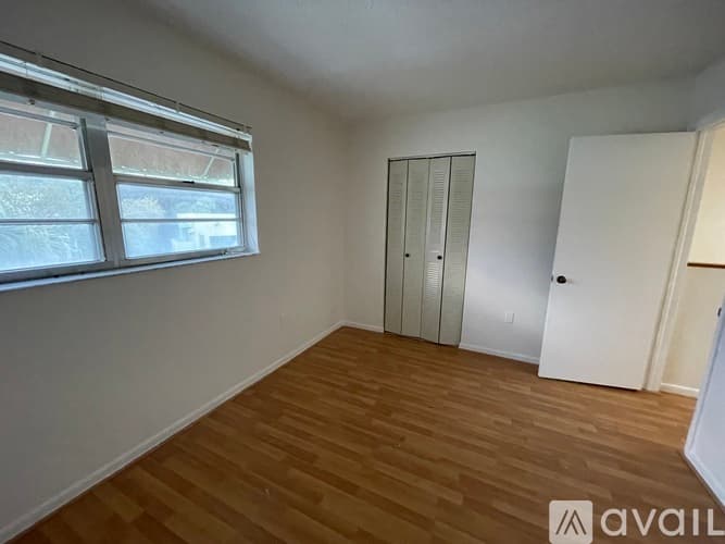 Miami Apartment: 11081 NW 7th St