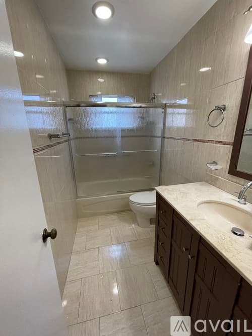 Miami Apartment: 11081 NW 7th St