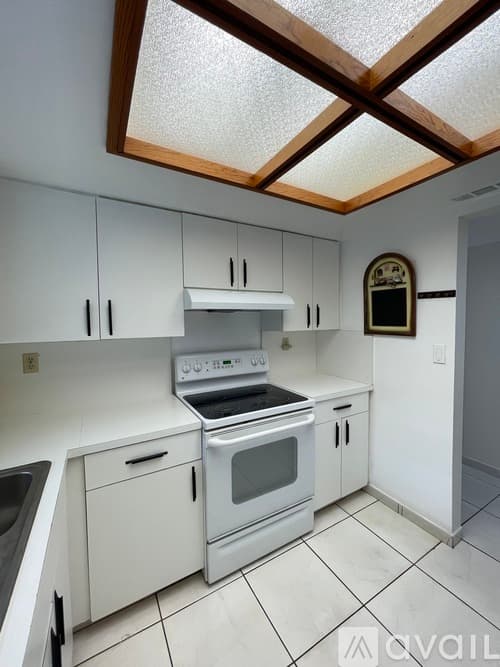 Miami Apartment: 11081 NW 7th St