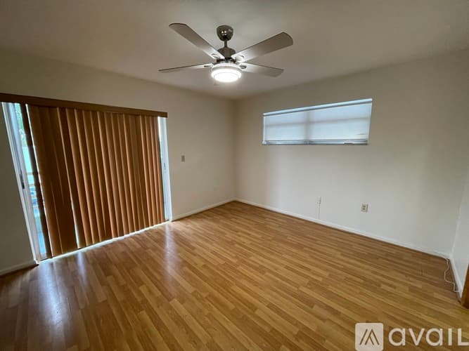 Miami Apartment: 11081 NW 7th St