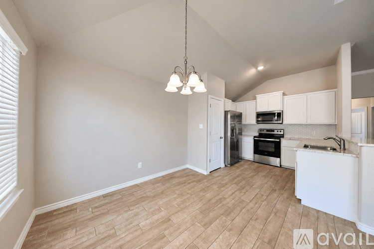 Temple House: 1035 Campbellton Dr
