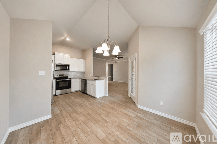 Temple House: 1035 Campbellton Dr