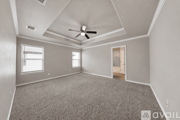 Temple House: 1035 Campbellton Dr