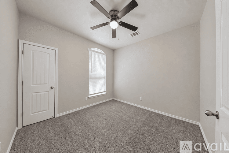 Temple House: 1035 Campbellton Dr