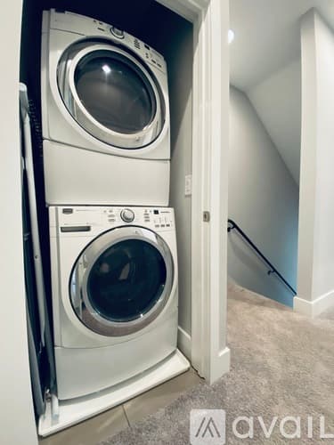 St. Petersburg Townhome: 947 Arlington Ave N