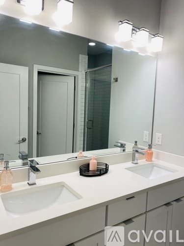 St. Petersburg Townhome: 947 Arlington Ave N