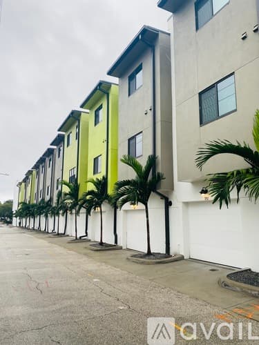 St. Petersburg Townhome: 947 Arlington Ave N