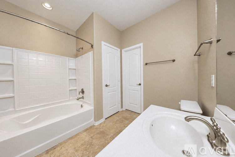 Temple House: 712 Tumbleweed Trail