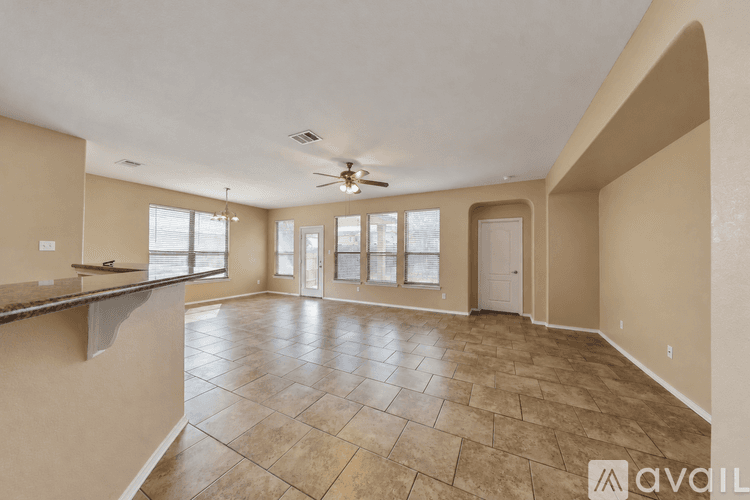 Temple House: 712 Tumbleweed Trail