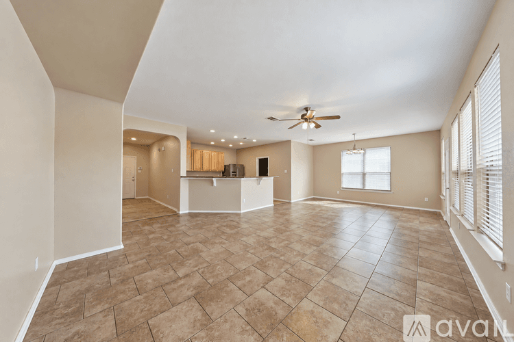 Temple House: 712 Tumbleweed Trail