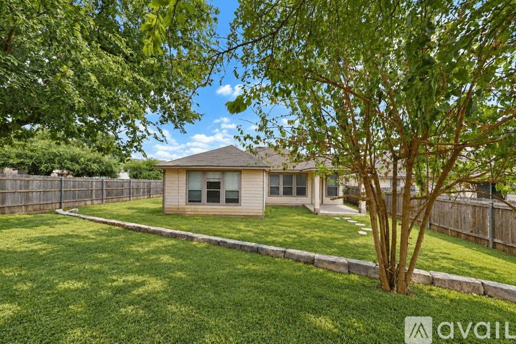 Temple House: 712 Tumbleweed Trail