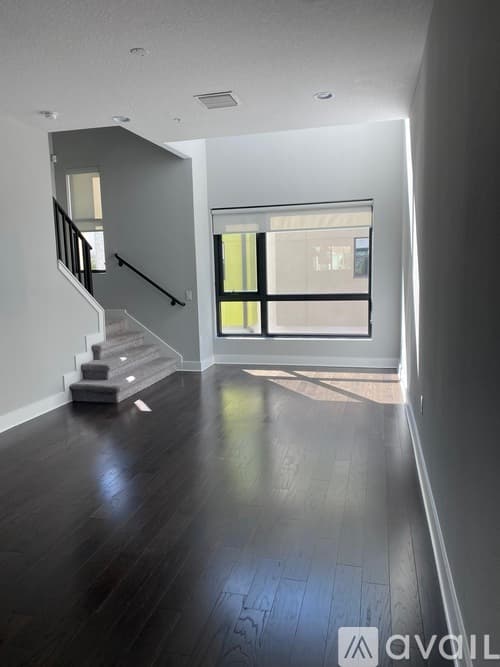 St. Petersburg Townhome: 947 Arlington Ave N