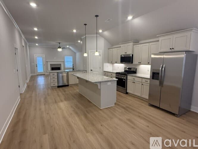 Fayetteville House: 4233 W Barhem Dr