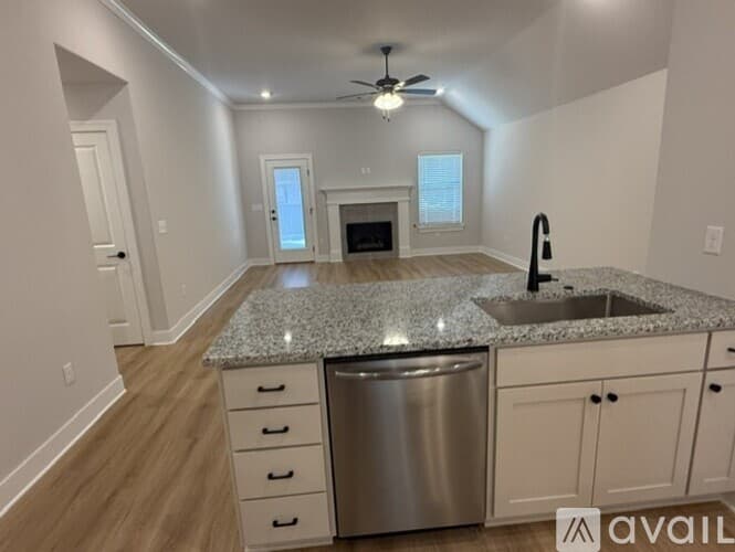 Fayetteville House: 4233 W Barhem Dr