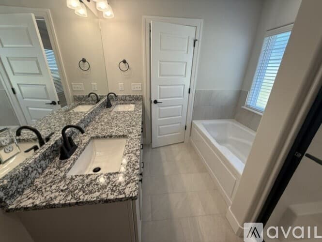 Fayetteville House: 4241 W Barhem Drive