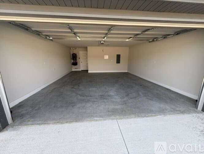 Fayetteville House: 4241 W Barhem Drive
