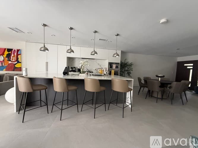 Boca Raton House: St Albans Dr