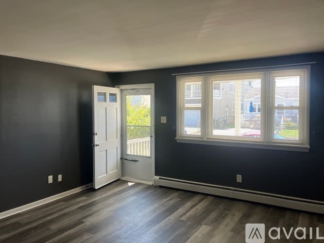 Brigantine Apartment: 300 Beach Ave E