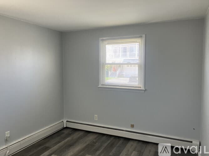 Brigantine Apartment: 300 Beach Ave E
