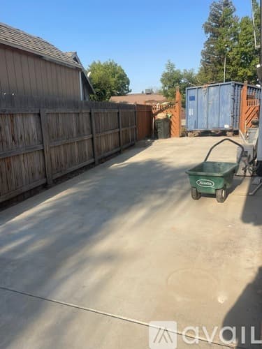 Fresno House: 6568 North Cornelia Avenue