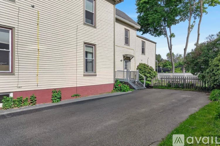 Portland Apartment: 115 Woodford Street