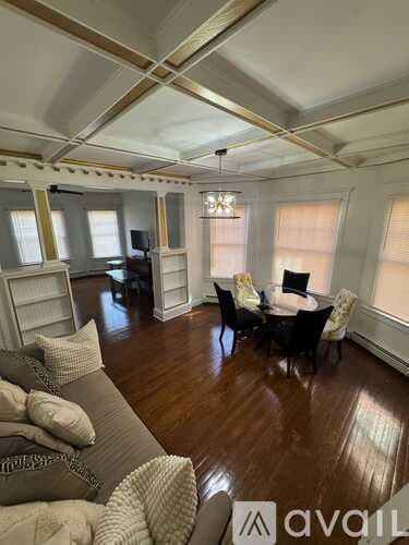 New Haven Apartment: 13 Blake Street